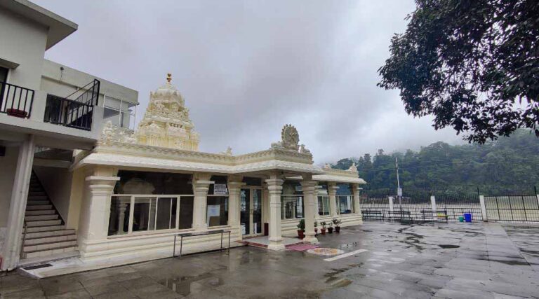 Ashrams in Rishikesh