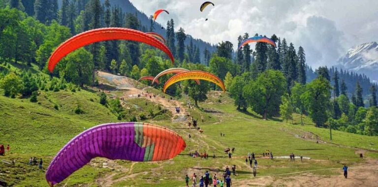 Paragliding in Manali