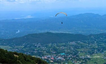Paragliding in Bir Billing