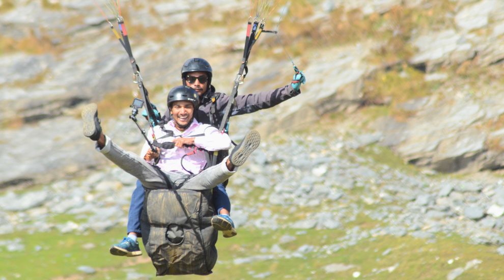 Paragliding in Kullu | Book Now
