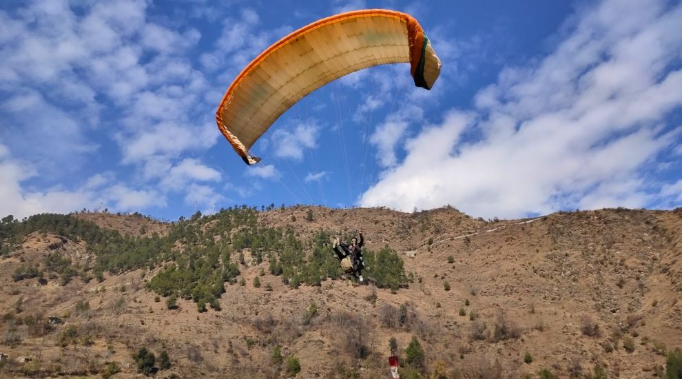 Paragliding in kullu height