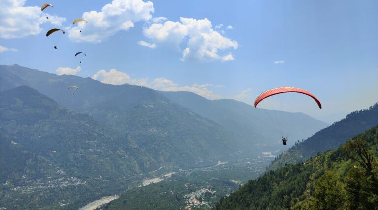 Paragliding in kullu packages