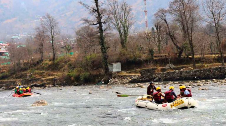 River Rafting in Manali