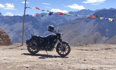 Scooty and Bike on Rent in Manali