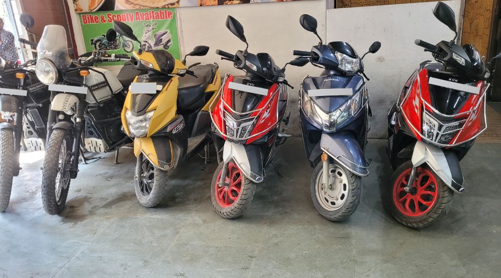 Scooty on Rent in Manali