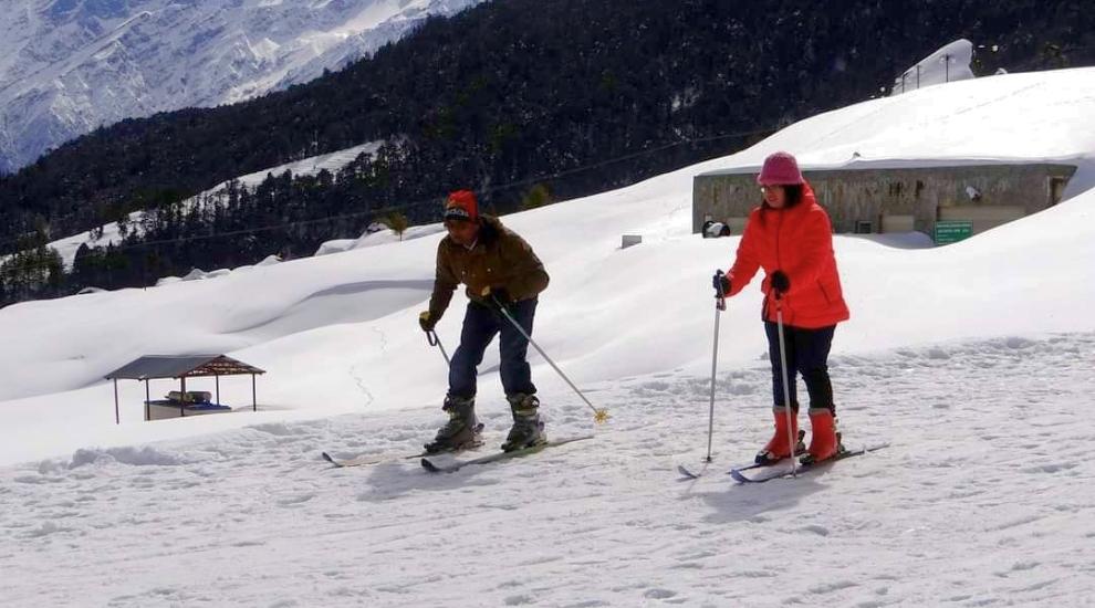 Skiing on snow in Auli in winter