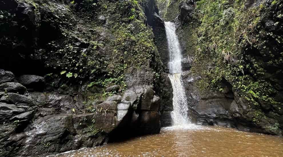 Makaleha Trailhead Waterfall